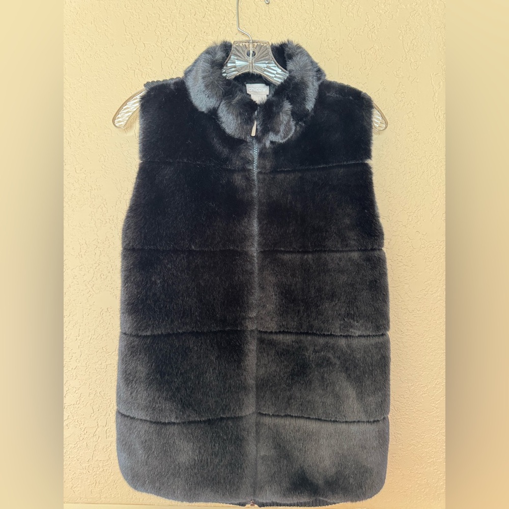 Chico’s faux fur and knit vest size medium